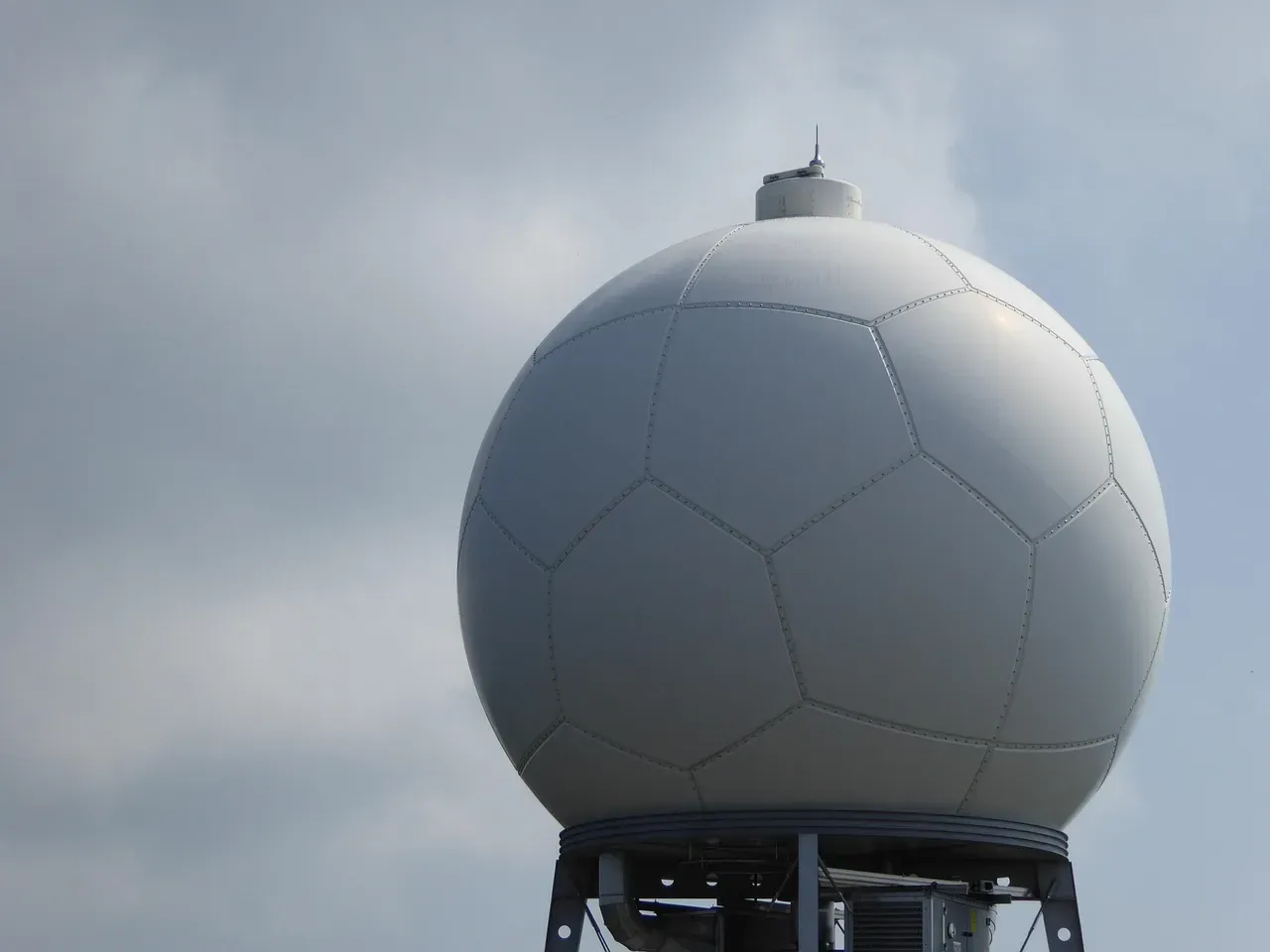 #13 - Radar Doesn't Actually See the Ground (Image Credits: Pixabay)