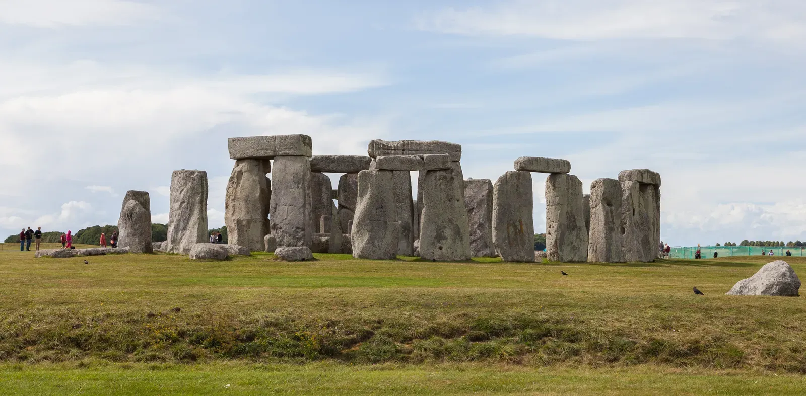 Monumental Stonework: From Stonehenge to Easter Island (By Diego Delso, CC BY-SA 4.0)