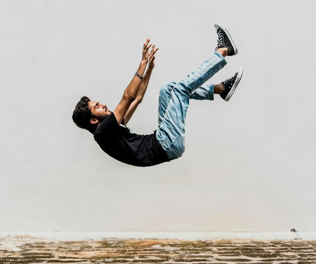 Making Peace With the Drop: A New Way to See Falling Dreams (Image Credits: Unsplash)