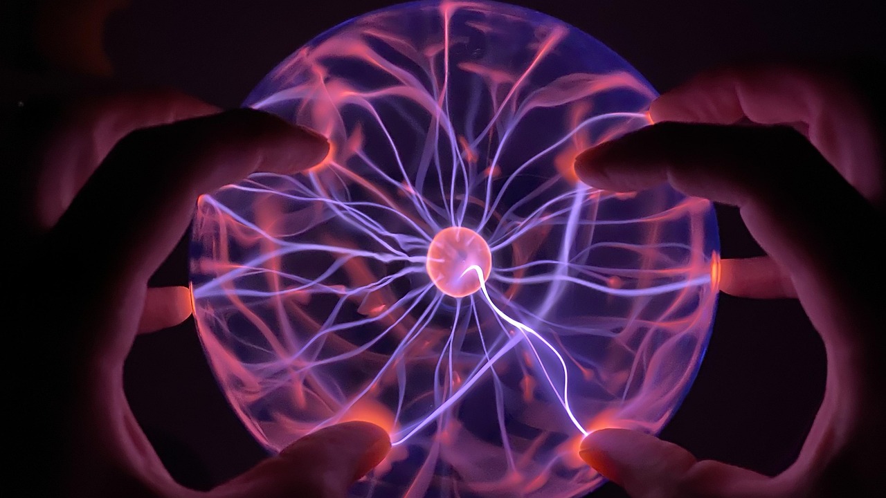 Laboratory Experiments and Artificial Ball Lightning (Image Credits: Pixabay)