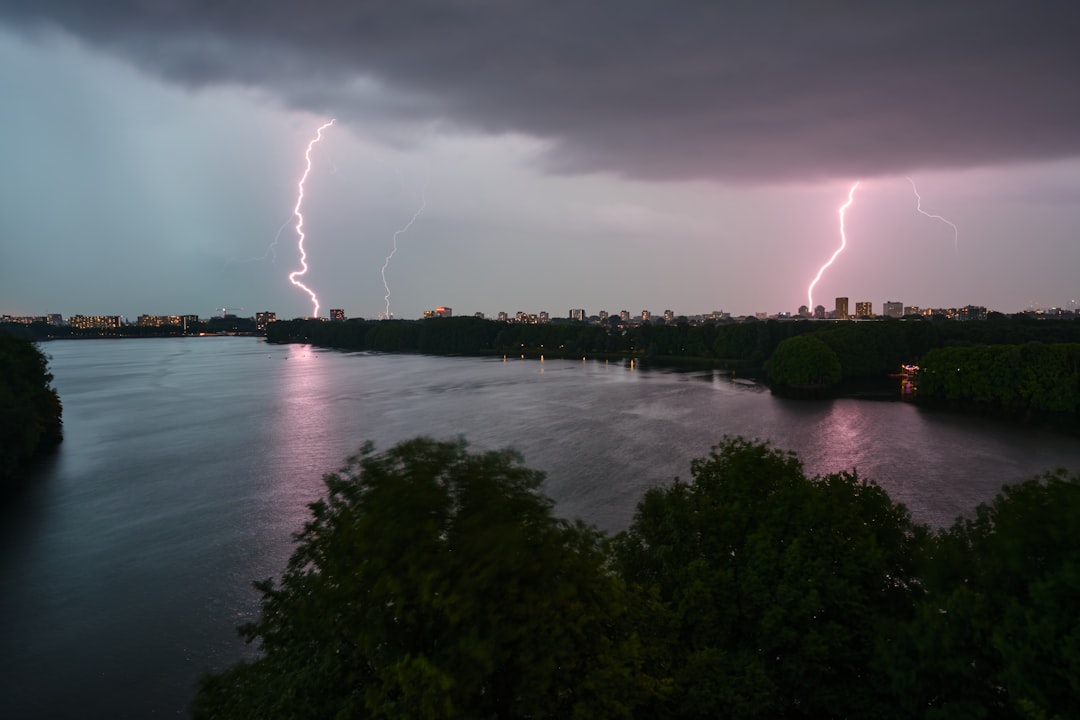 How Meteotsunamis Actually Form (Image Credits: Unsplash)
