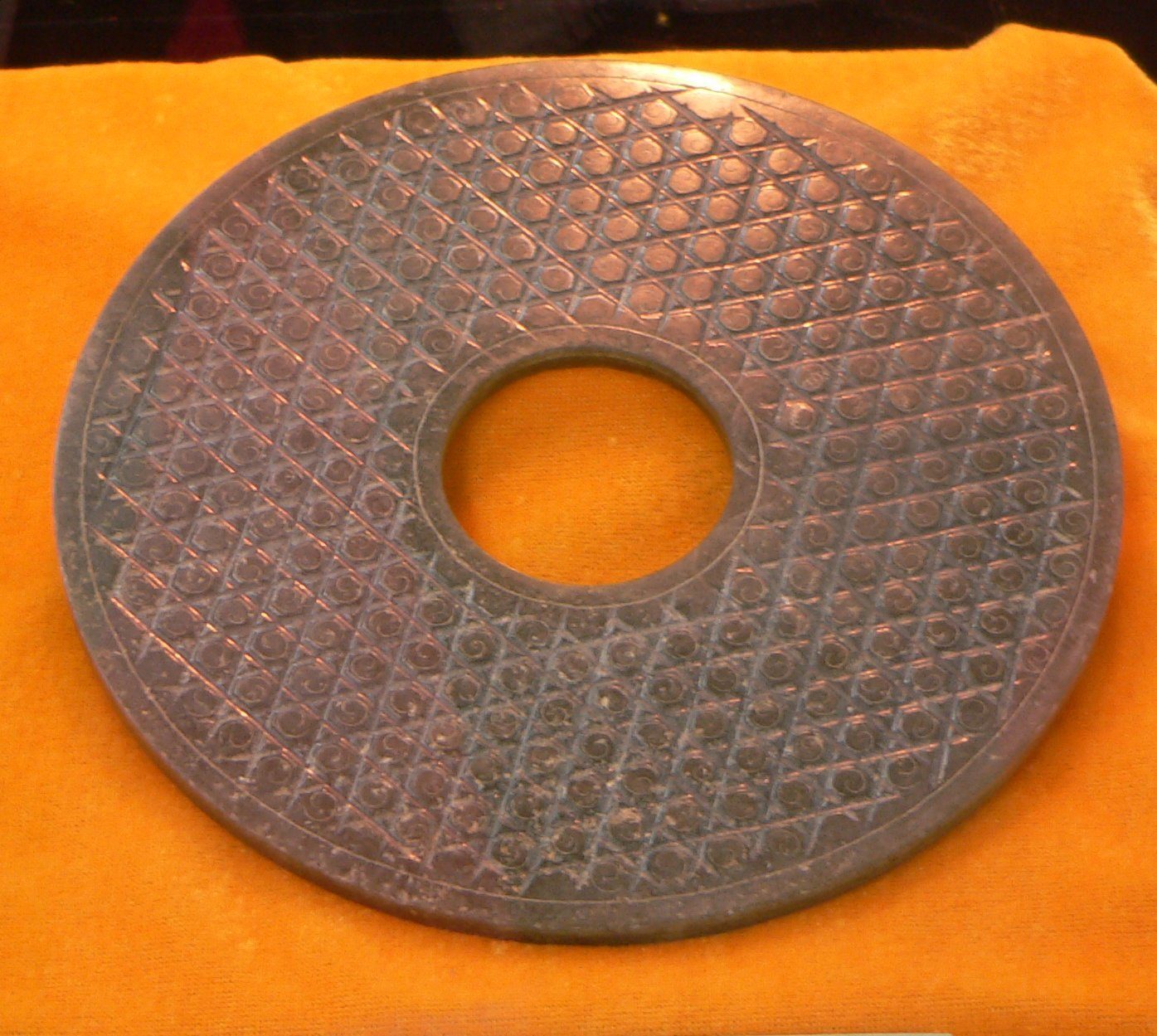 The Dropa Stones: Disputed Discs from China (Image Credits: Wikimedia)
