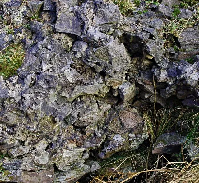 “Ancient Nuclear Wars” and the Misreading of Melted Stone (From geograph.org.uk, CC BY-SA 2.0)