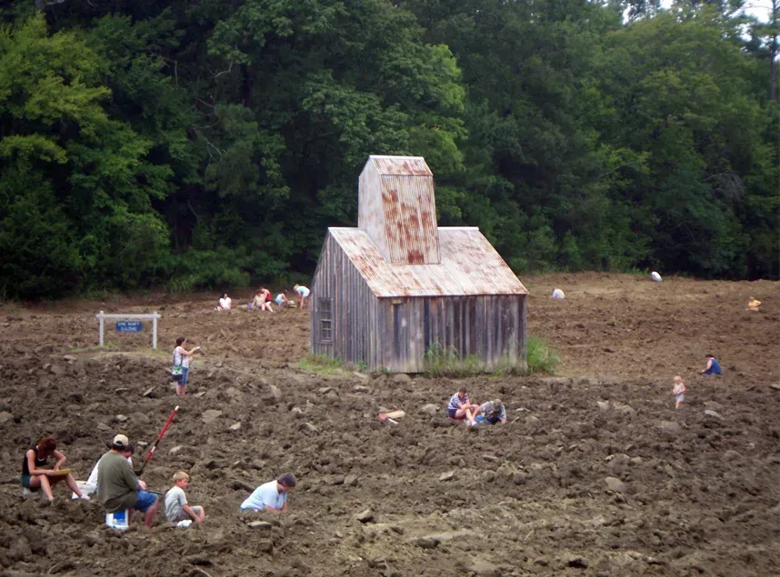 #4 - Arkansas's Diamond Field Everybody Thought Was Just Dirt (Digging For DiamondsUploaded by vux, CC BY 2.0)