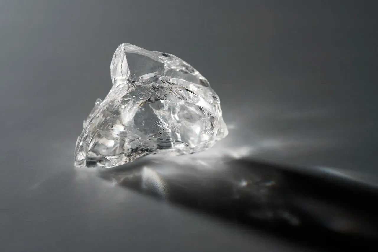 Seeing Diamonds Differently: Not Just Rare Jewels, but Messages from a Restless Planet (Image Credits: Pixabay)
