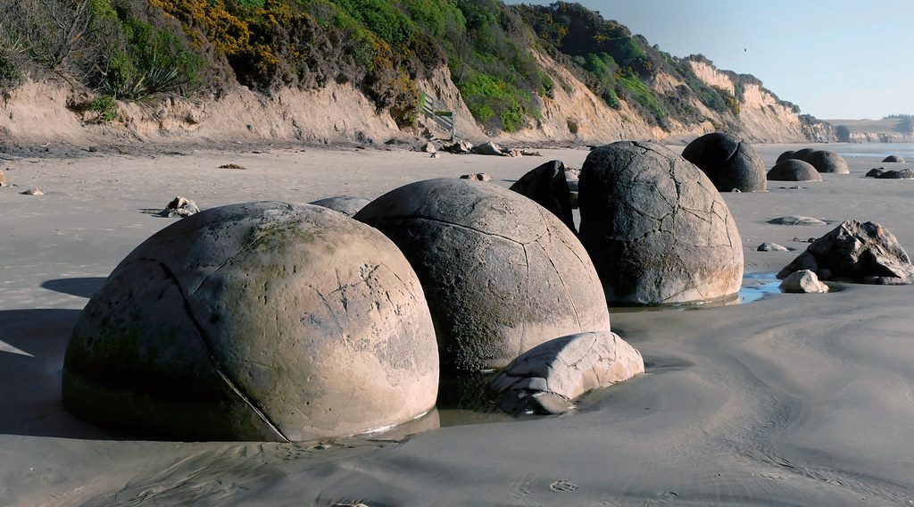 Moeraki Boulders: New Zealand's Mysterious Stone Spheres (Image Credits: Flickr)