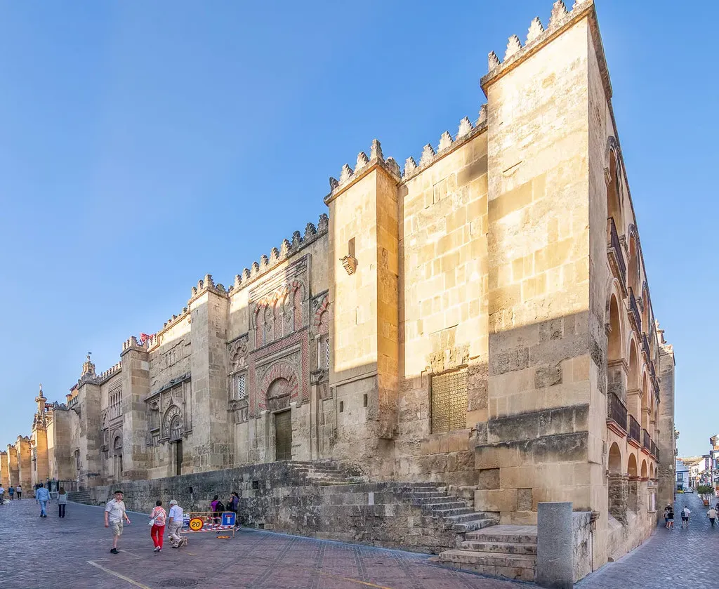 #9 - The Long-Span Stone Vault of the Great Mosque of Córdoba (Me in ME, Flickr, CC BY 2.0)