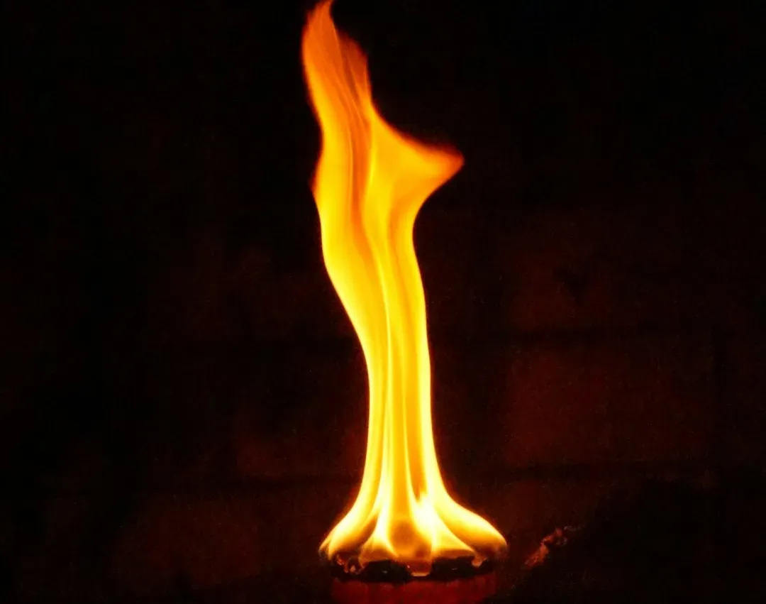 7. Greek Fire: A Fearsome Ancient Chemical Weapon (Image Credits: Unsplash)