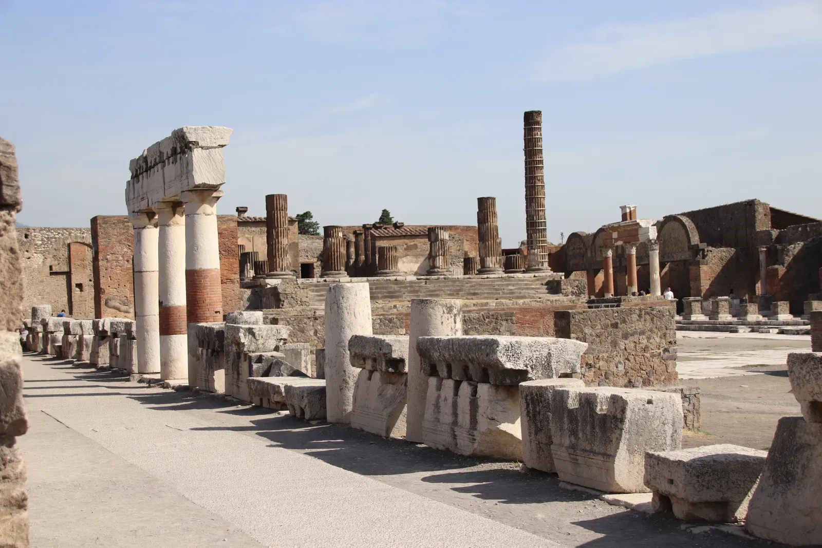 1. Pompeii, Italy: The City Frozen in Time (Image Credits: Wikimedia)