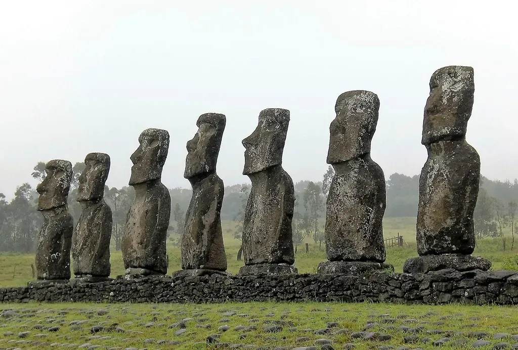 #14 The Rapa Nui (Easter Island): Moving Giants Across a Tiny World (Image Credits: Rawpixel)