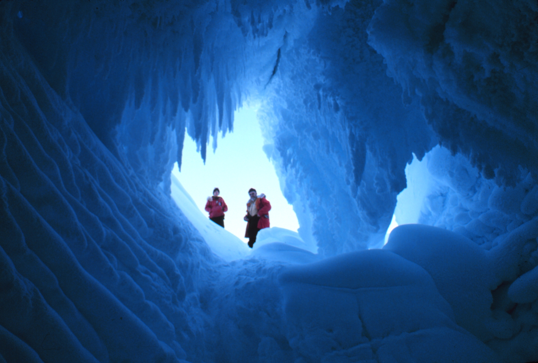 The Kennicott Glacier's Underground Mysteries (Image Credits: Wikimedia)