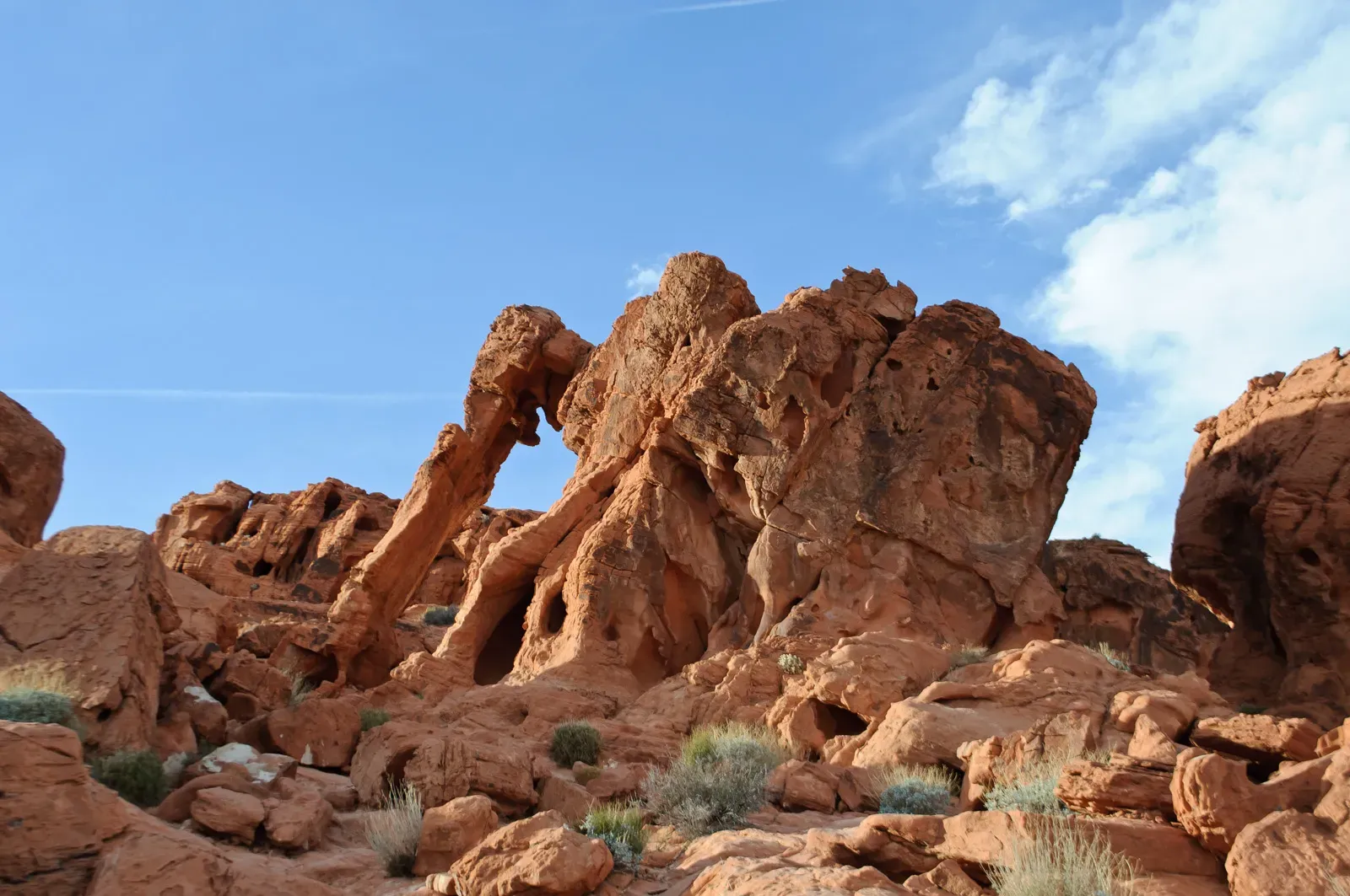 9. Valley of Fire, Nevada - Ancient Dunes Turned Blazing Red Rock (Image Credits: Wikimedia)