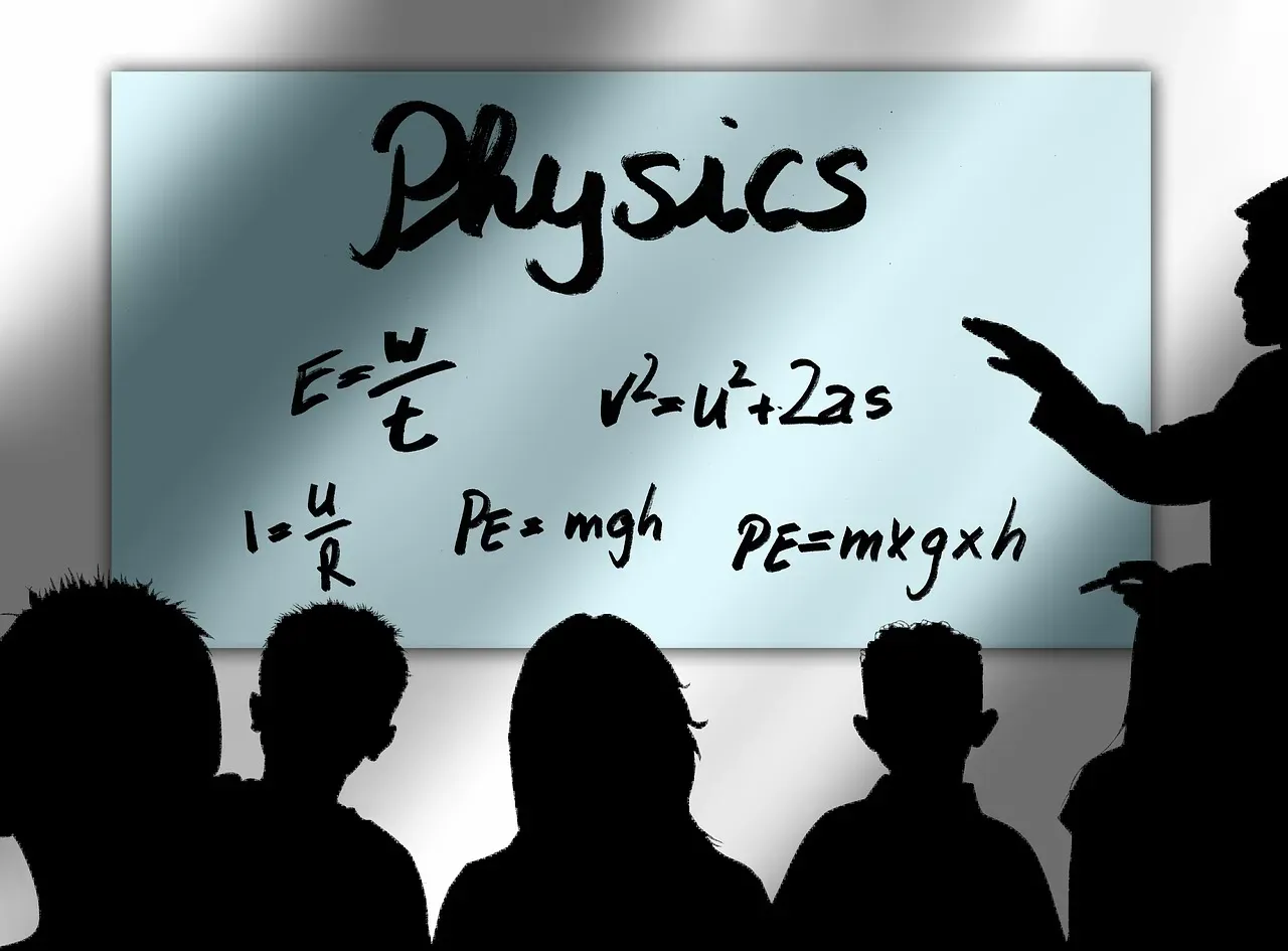 The Present Moment Doesn't Exist in Physics Equations (Image Credits: Pixabay)