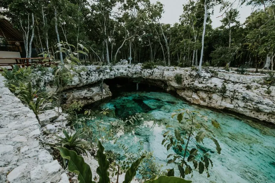 11. Chicxulub Impact Caves, Mexico – City‑Scale Voids in an Ancient Crater (Image Credits: Pexels)