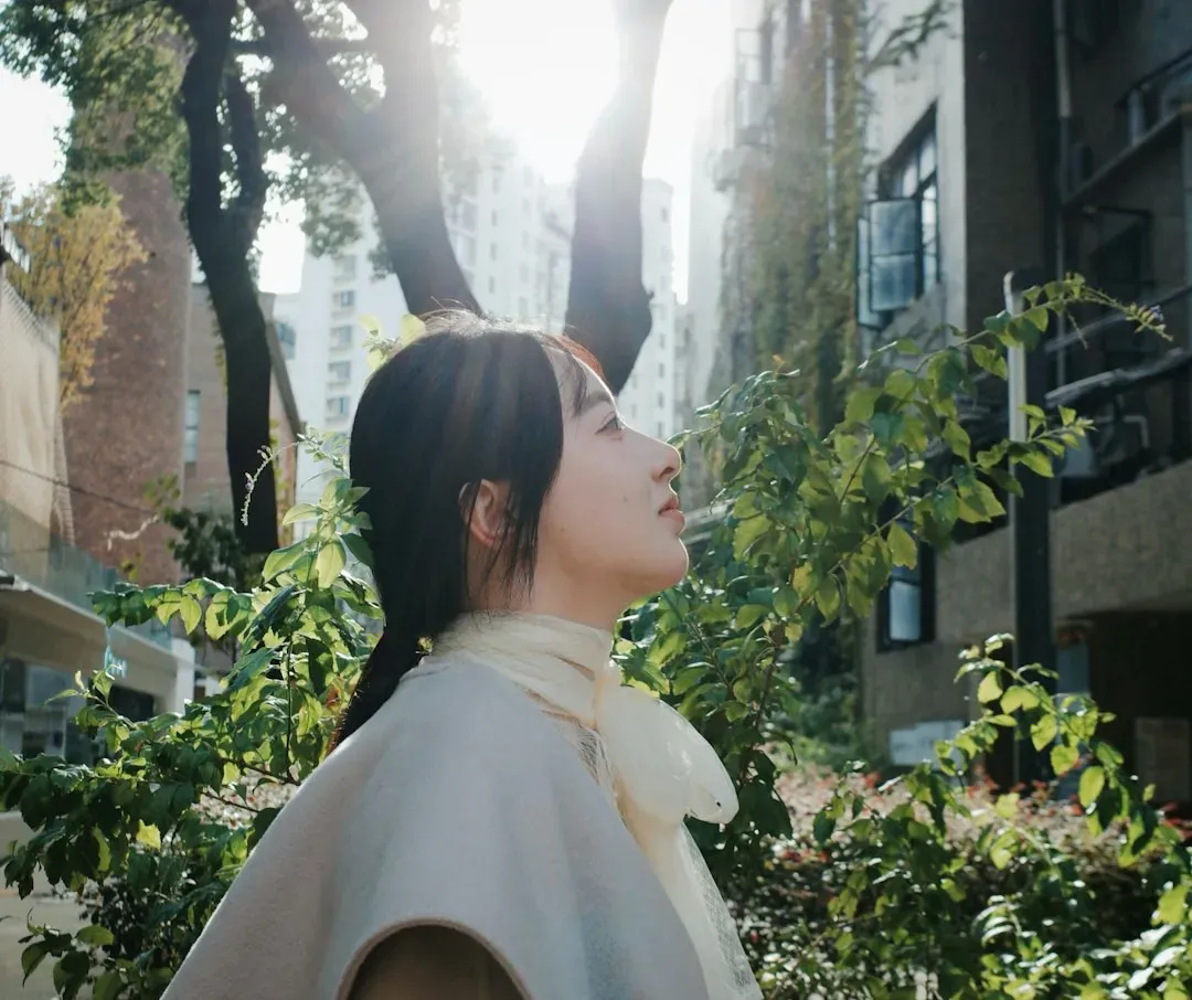 Memory Is Not a Filing Cabinet: Its Capacity and Weirdness (Image Credits: Unsplash)