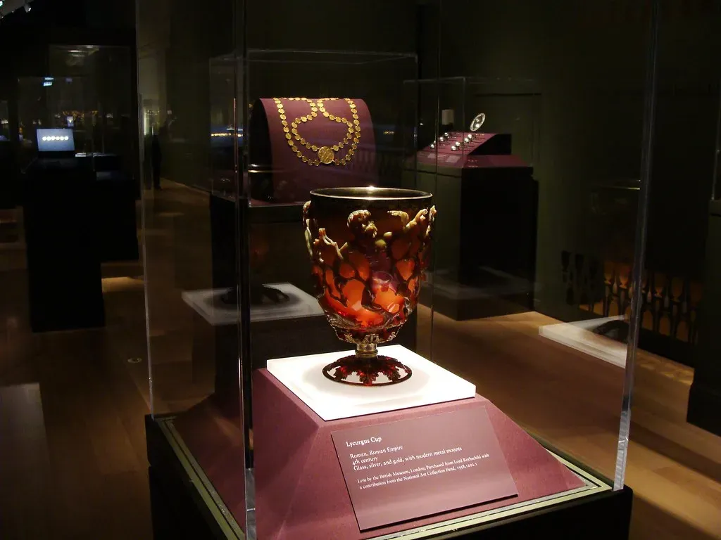 8. The Lycurgus Cup’s Nanoglass (ancientartpodcast.org, Flickr, CC BY 2.0)