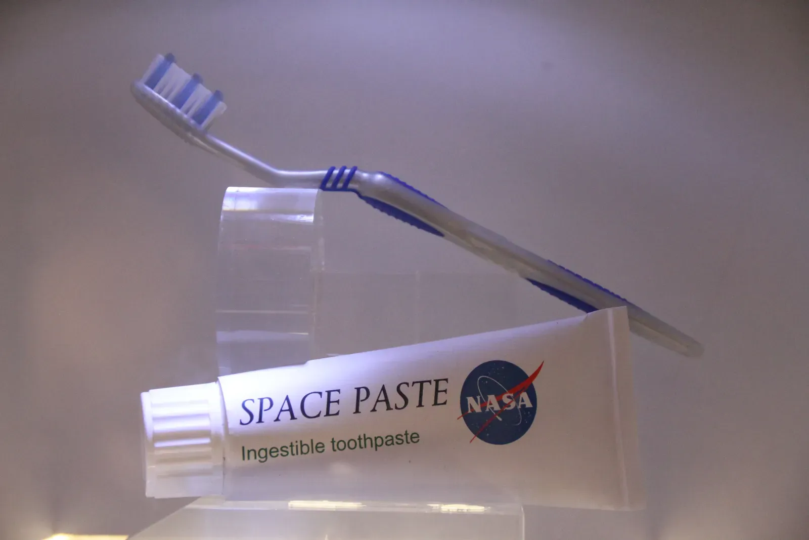 Toothpaste and Toothbrushes: Micro‑Scale Engineering in Your Mouth (Image Credits: Wikimedia)