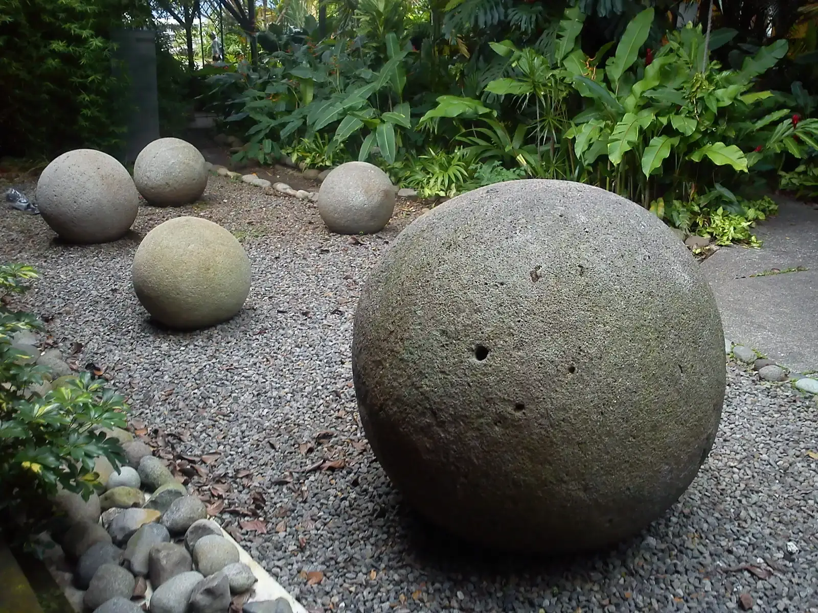 #8 - Costa Rica's Perfect Stone Spheres (By Rodtico21, CC BY-SA 3.0)