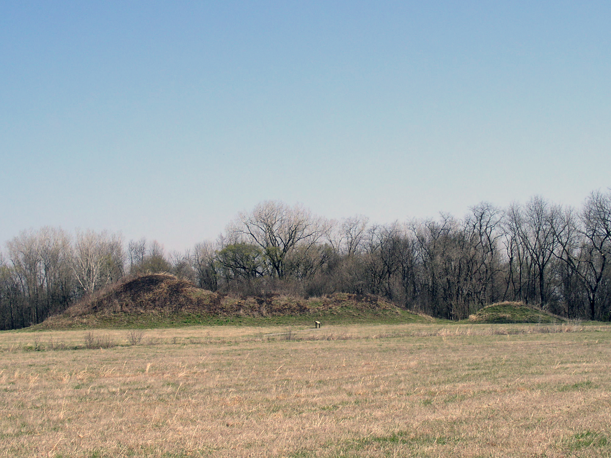 Spiro Mounds: The Western Mississippian Marvel (Image Credits: Wikimedia)
