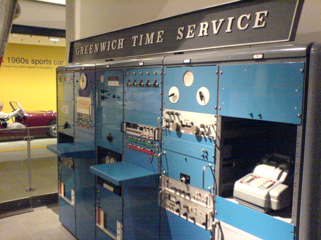 Measuring Time With Atomic Precision (Image Credits: Flickr)