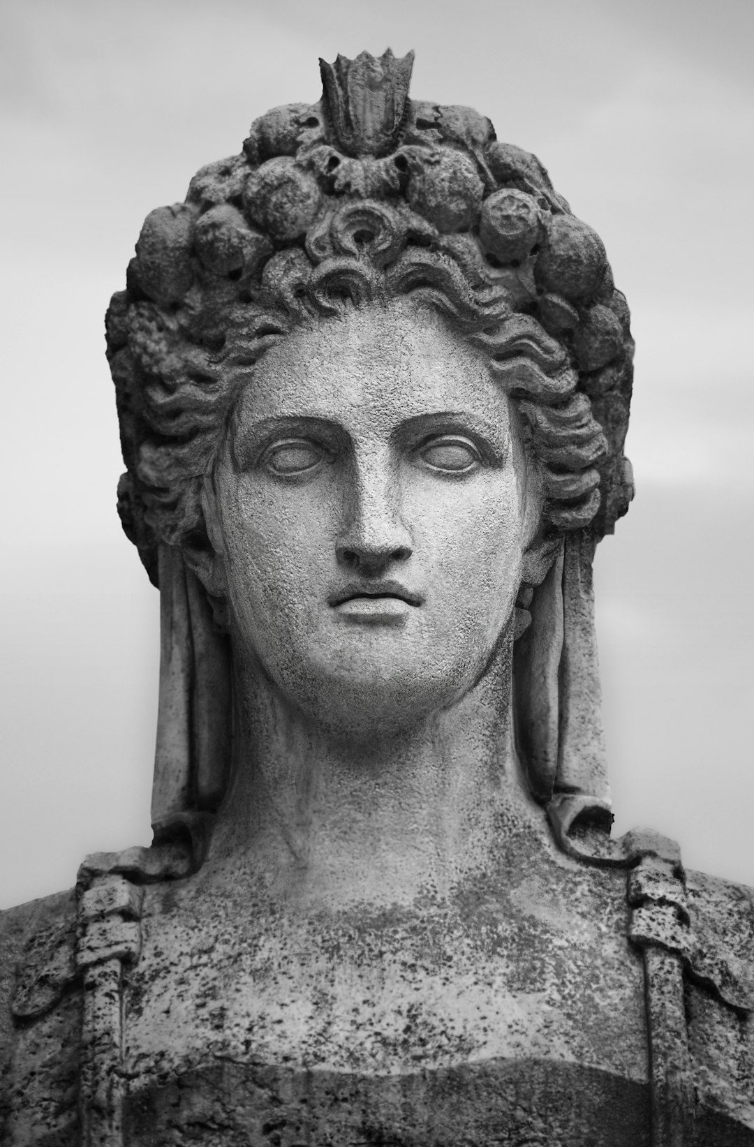 The Hidden Clues: Cleopatra Was Likely More Macedonian Greek Than “Egyptian” (Image Credits: Unsplash)