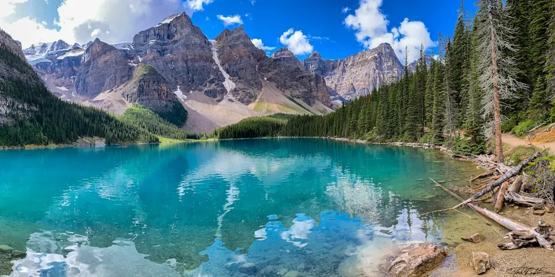 #8 - The "Garden Walls" in a European Alpine Lake (Image Credits: Unsplash)