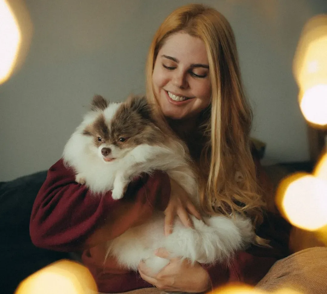 The Touch Circuit: Skin, Fur, and the Social Calm Pathway (Image Credits: Unsplash)