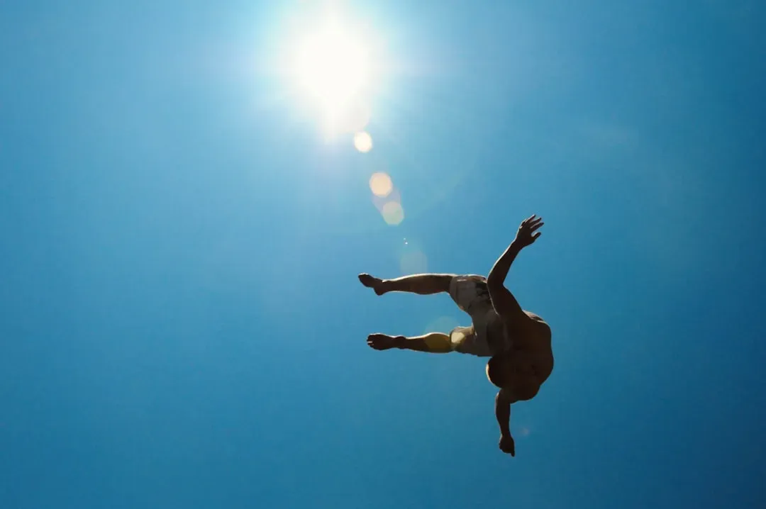 When Flying Turns Scary: Anxiety, Falling, and Losing Altitude (Image Credits: Unsplash)