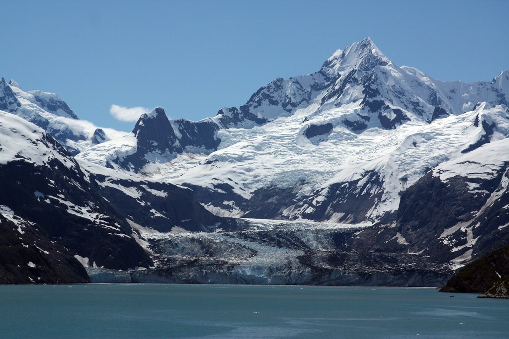 Johns Hopkins Glacier - Glacier Bay's Advancing Exception (Image Credits: Flickr)