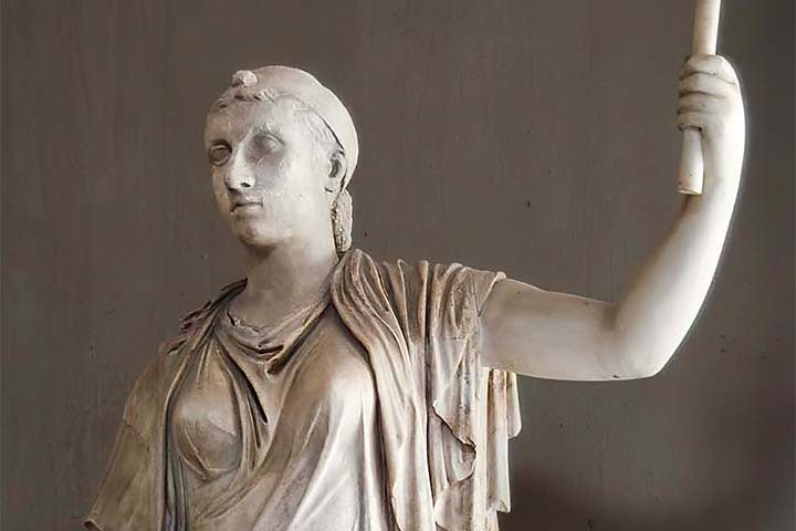 Cleopatra VII: The Polyglot Powerhouse Who Arrived in a Carpet (Image Credits: Flickr)