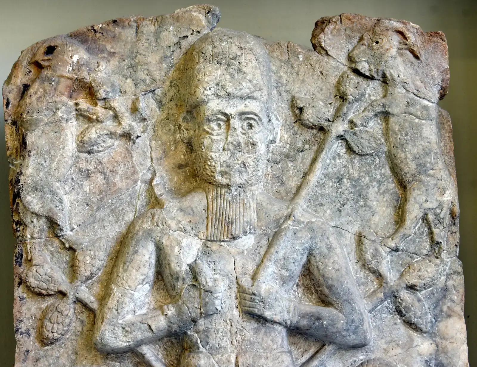 Why the Alien Interpretation Feels So Tempting (Image Credits: Wikimedia)