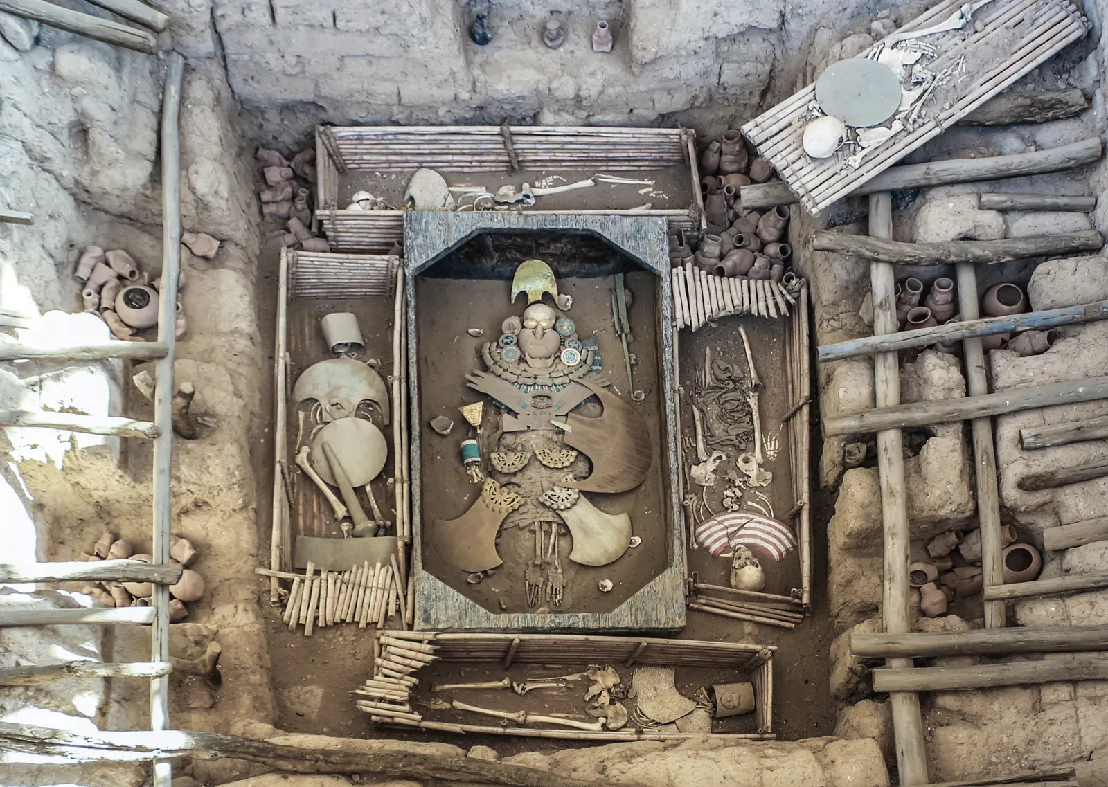 #13 - A Peruvian Warrior-Priest Buried With More Gold Than the Aztecs Ever Recorded (By Bernard Gagnon, CC BY-SA 3.0)