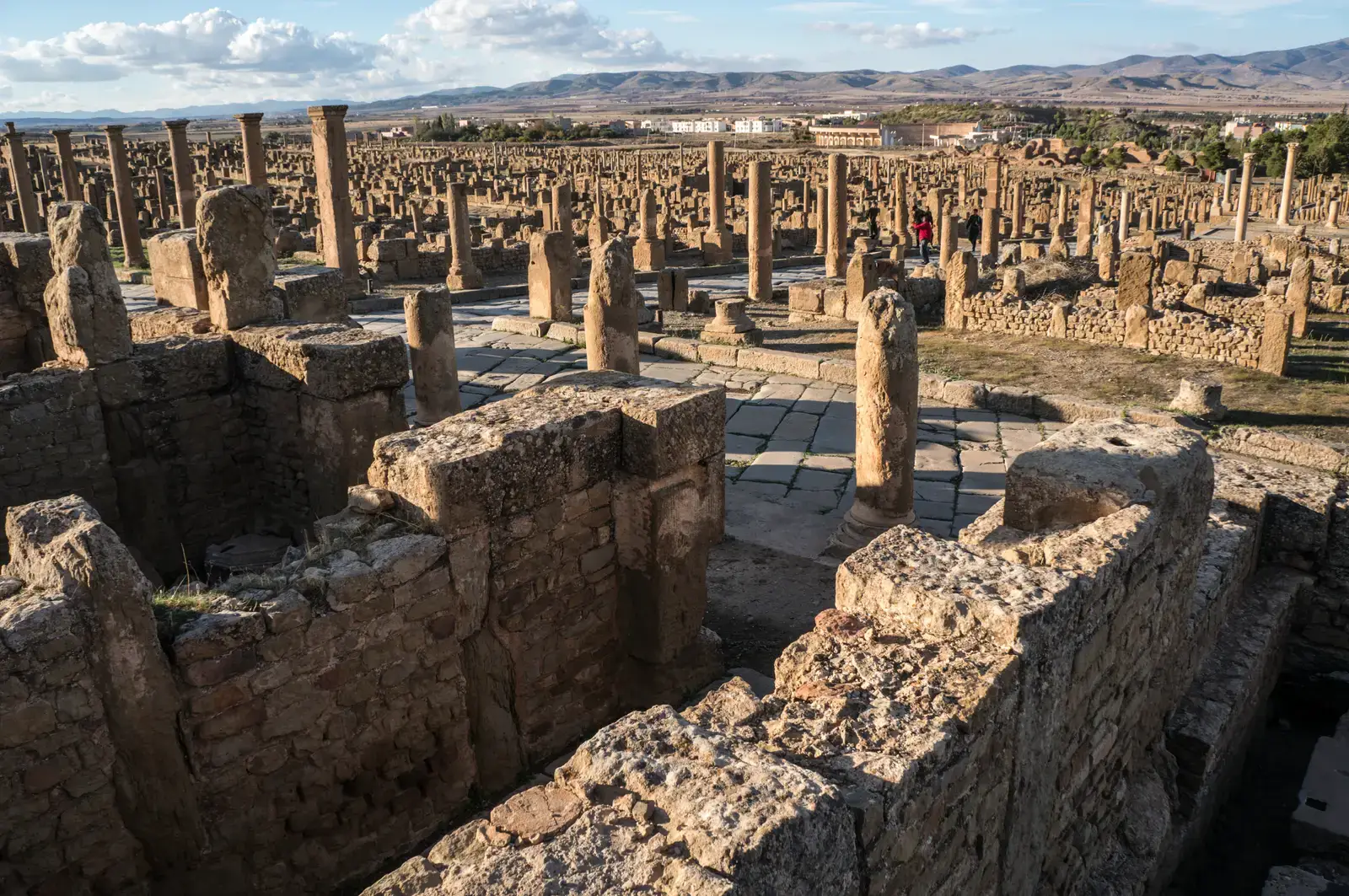 4. Naples and the Subterranean Roman City Beneath the Streets (Timgad, CC BY-SA 2.0)