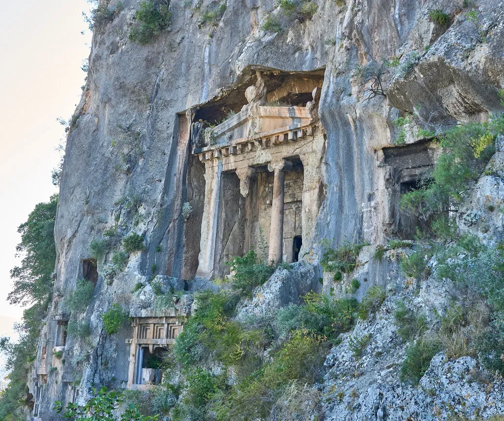 #3 - Rock-Cut Chambers Encased by Later Quarrying (GOC53, Flickr, CC BY 2.0)