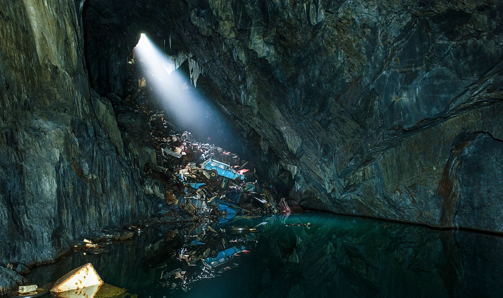 The Hidden Clues (Image Credits: Rawpixel)