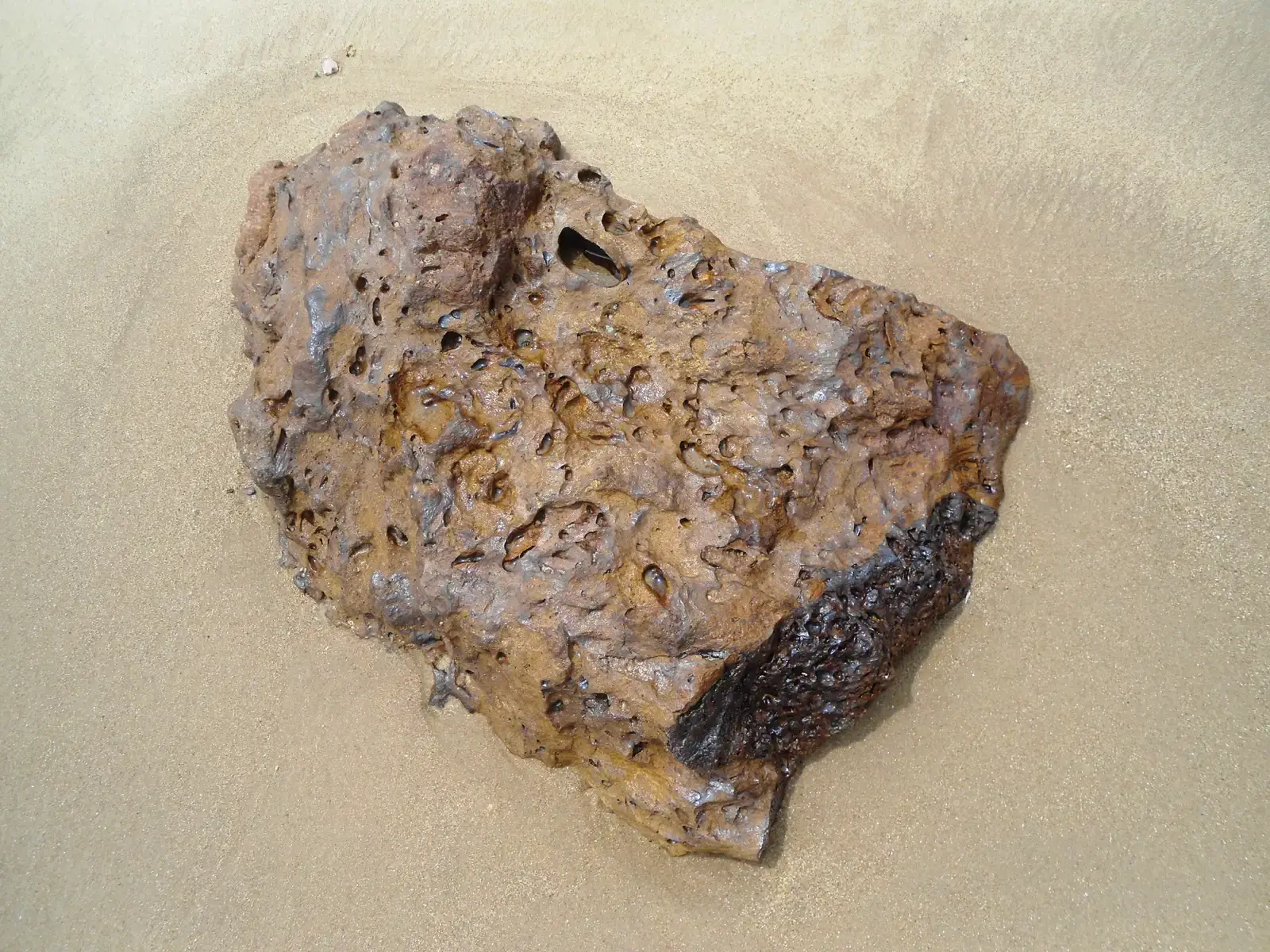 #10 - Wrong Material, Wrong Story: Dating the Rock Instead of the Event (By Adityamadhav83, CC BY-SA 3.0)
