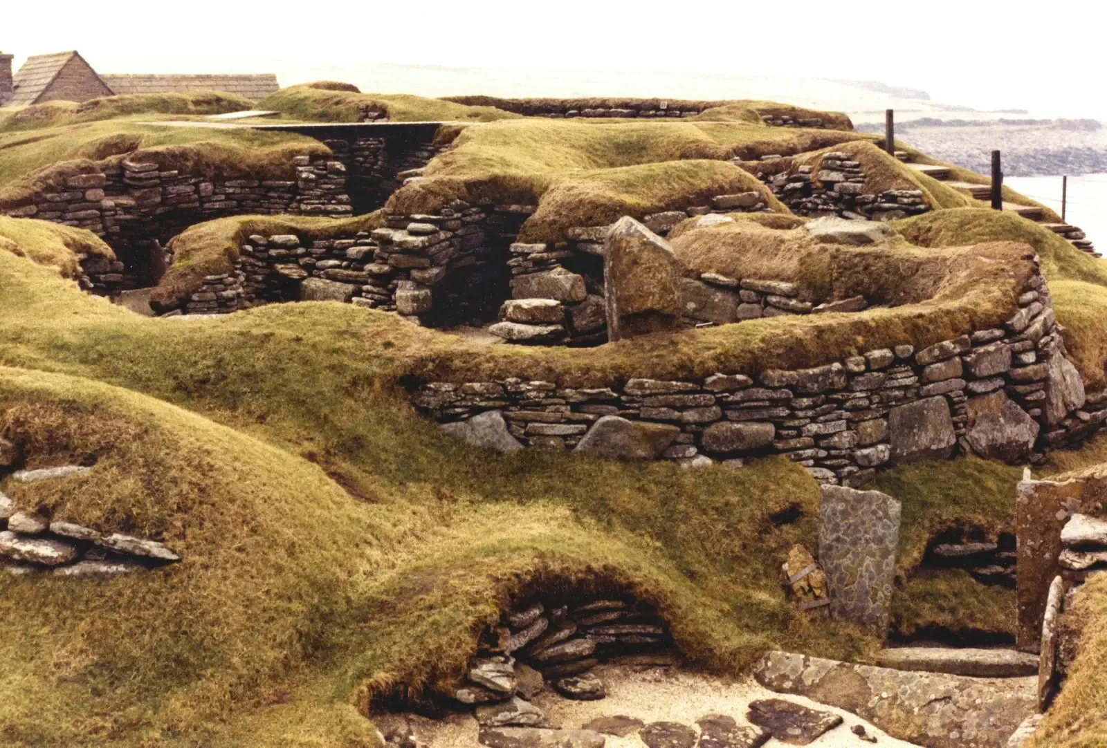 #26 – Skara Brae: The Stone Village That Predates the Pyramids (Skara Brae, Orkney Islands, CC BY 2.0)