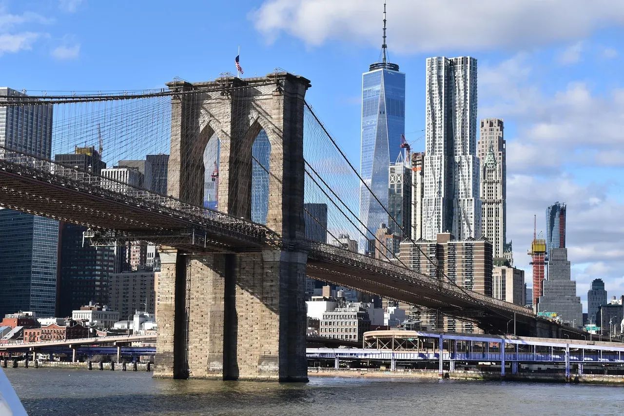 #10 The Brooklyn Bridge: Steel and Stone Working in Long-Term Partnership (Image Credits: Pixabay)