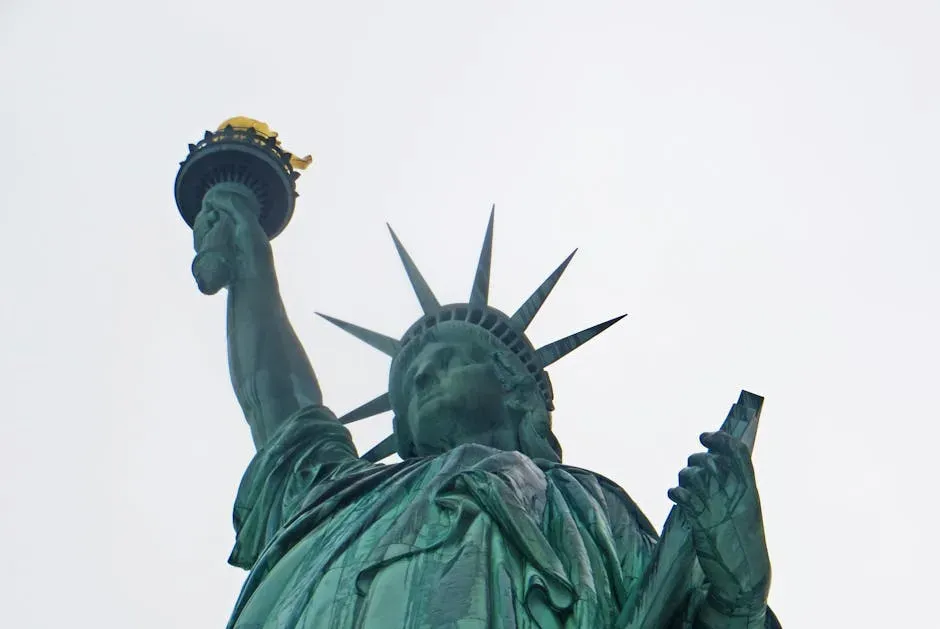 The Statue of Liberty’s Off-Limits Torch and War-Damaged Interior (Image Credits: Pexels)