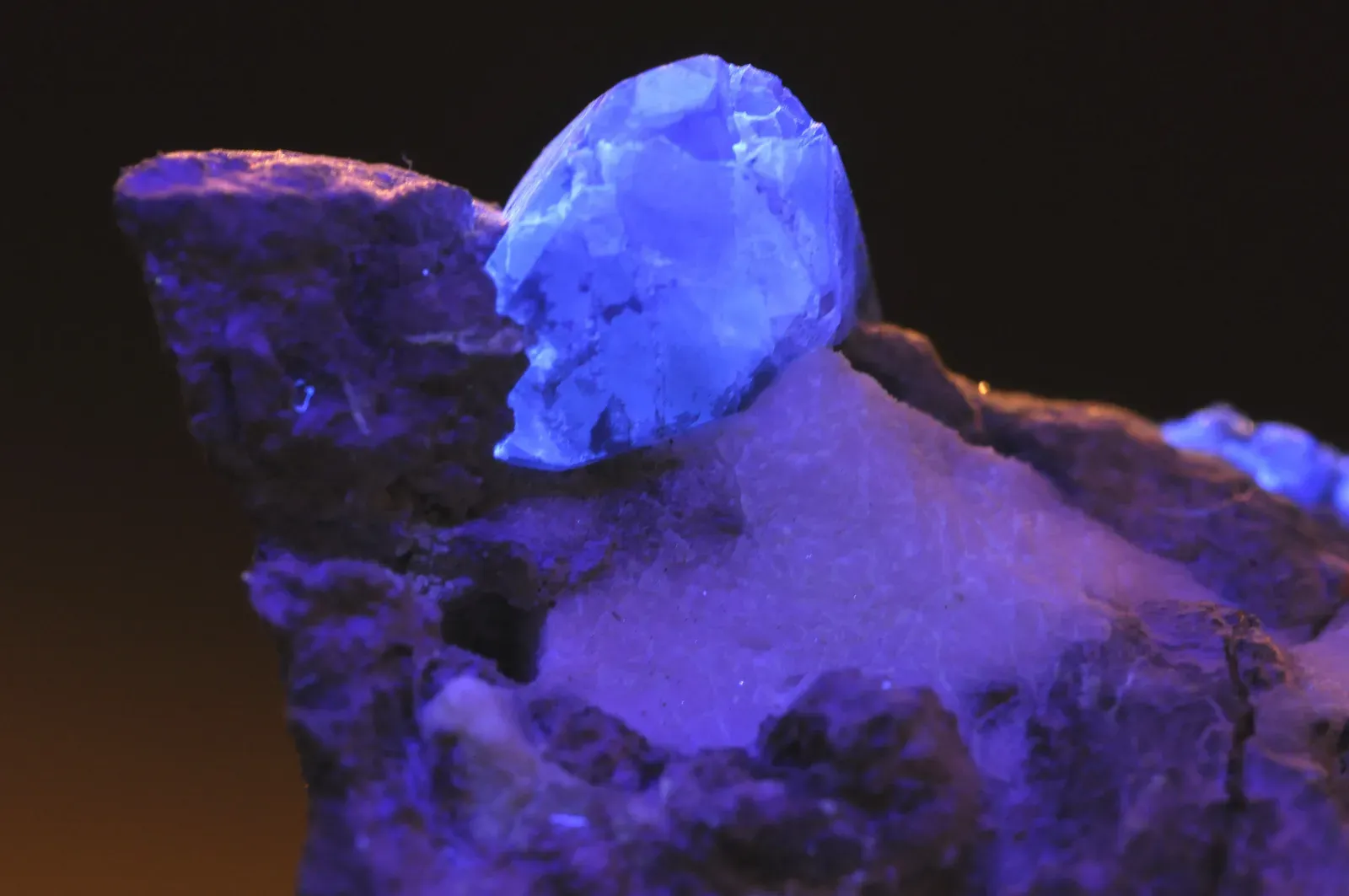 5. Benitoite: California's Glowing Blue Star (By Parent Géry, Public domain)