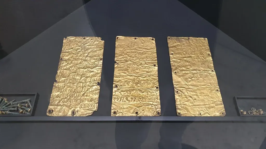 #12 The Lost Etruscan Gold Tablets of Pyrgi’s Peers (MumblerJamie, Flickr, CC BY-SA 2.0)