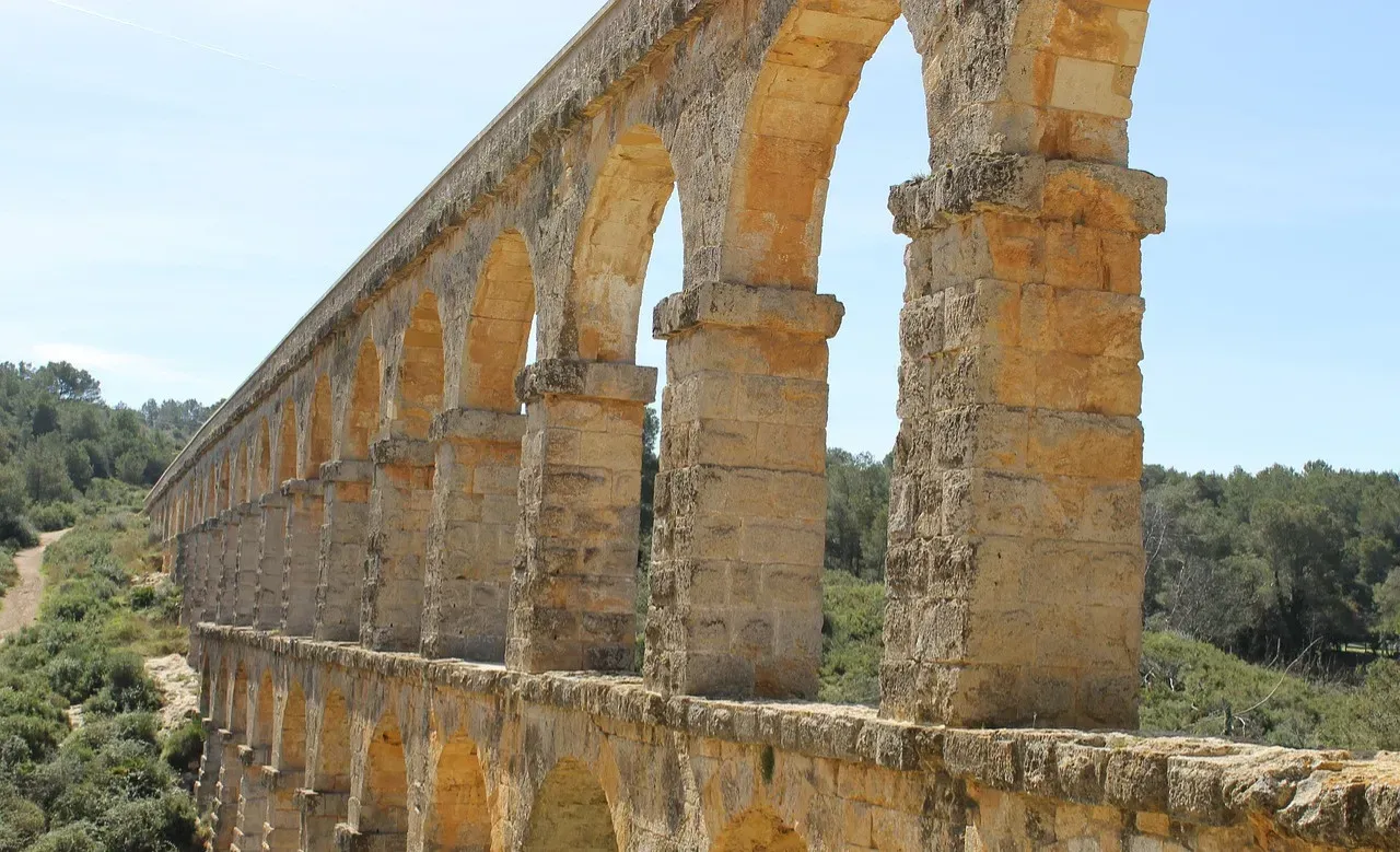 Urban Life Reimagined: Water, Baths, And Cleanliness (Image Credits: Pixabay)