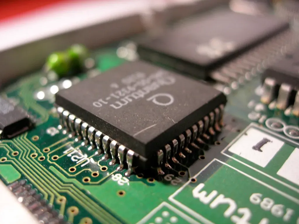 From Quantum Strangeness to Everyday Technology (Image Credits: Flickr)