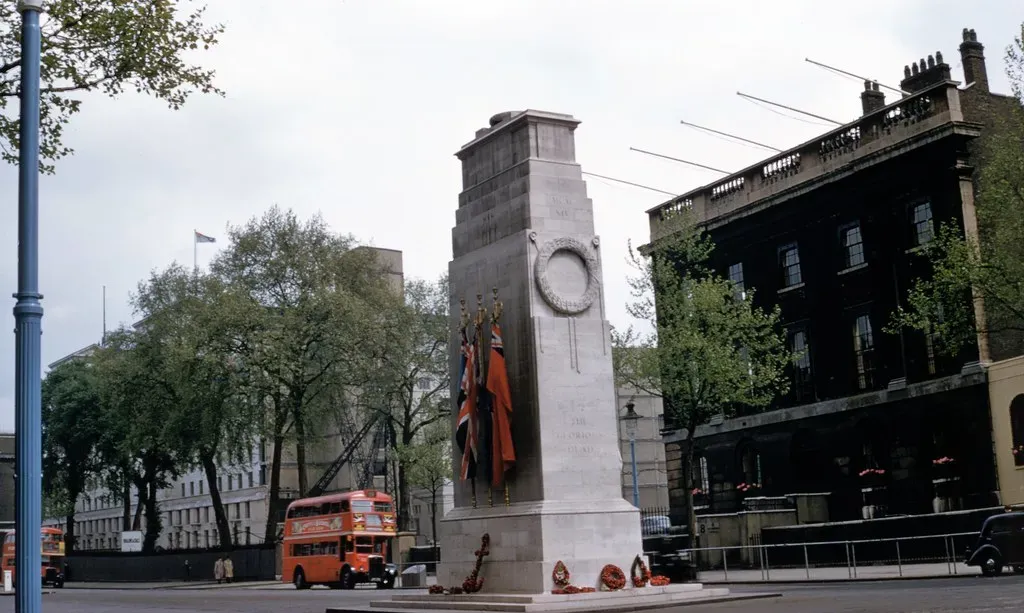 #12 - "Lest We Forget" on London's Cenotaph (daves_archive _inactive at current time, Flickr, CC BY 2.0)