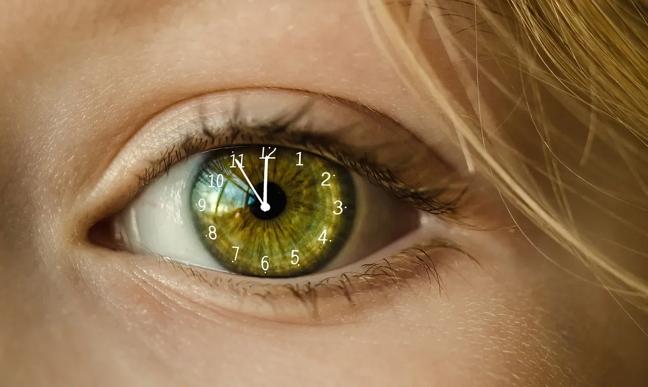 What People Actually Experience When “Life Flashes” (Image Credits: Pixabay)