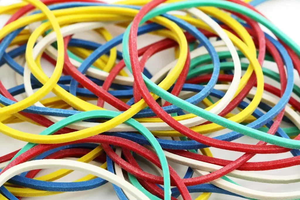 6. Rubber Bands: Everyday Elasticity With Molecular Acrobatics (Image Credits: Rawpixel)