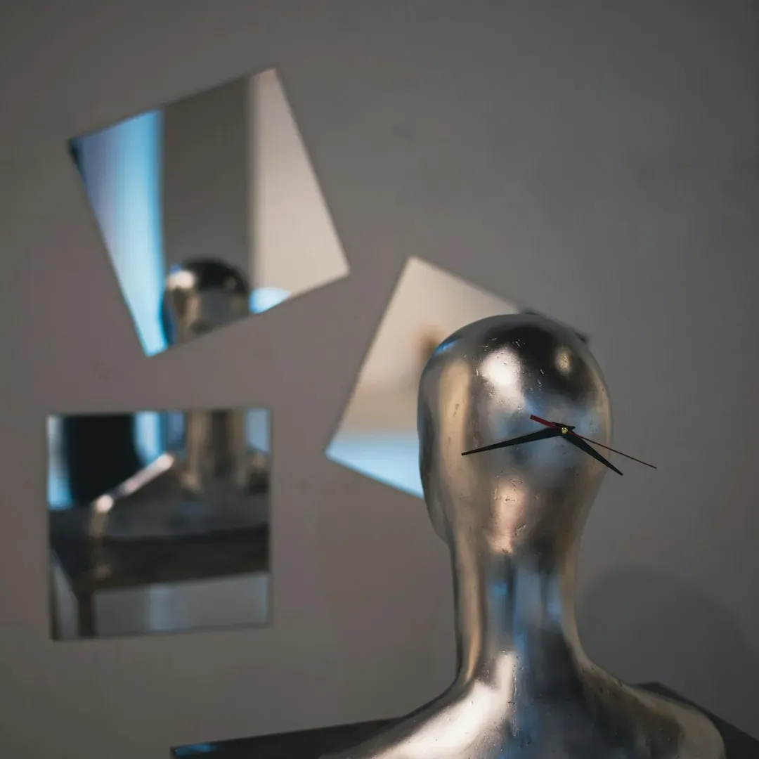 #2 - Quicksilver Amalgam Mirror-Making at Historic Quality (Image Credits: Unsplash)