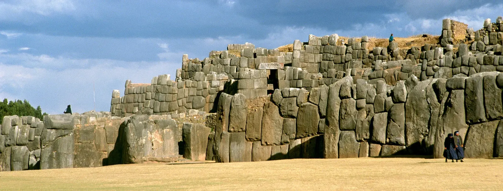 #7 - The Sacsayhuamán Cyclopean Walls in Peru (User:Colegota, CC BY-SA 2.5 es)