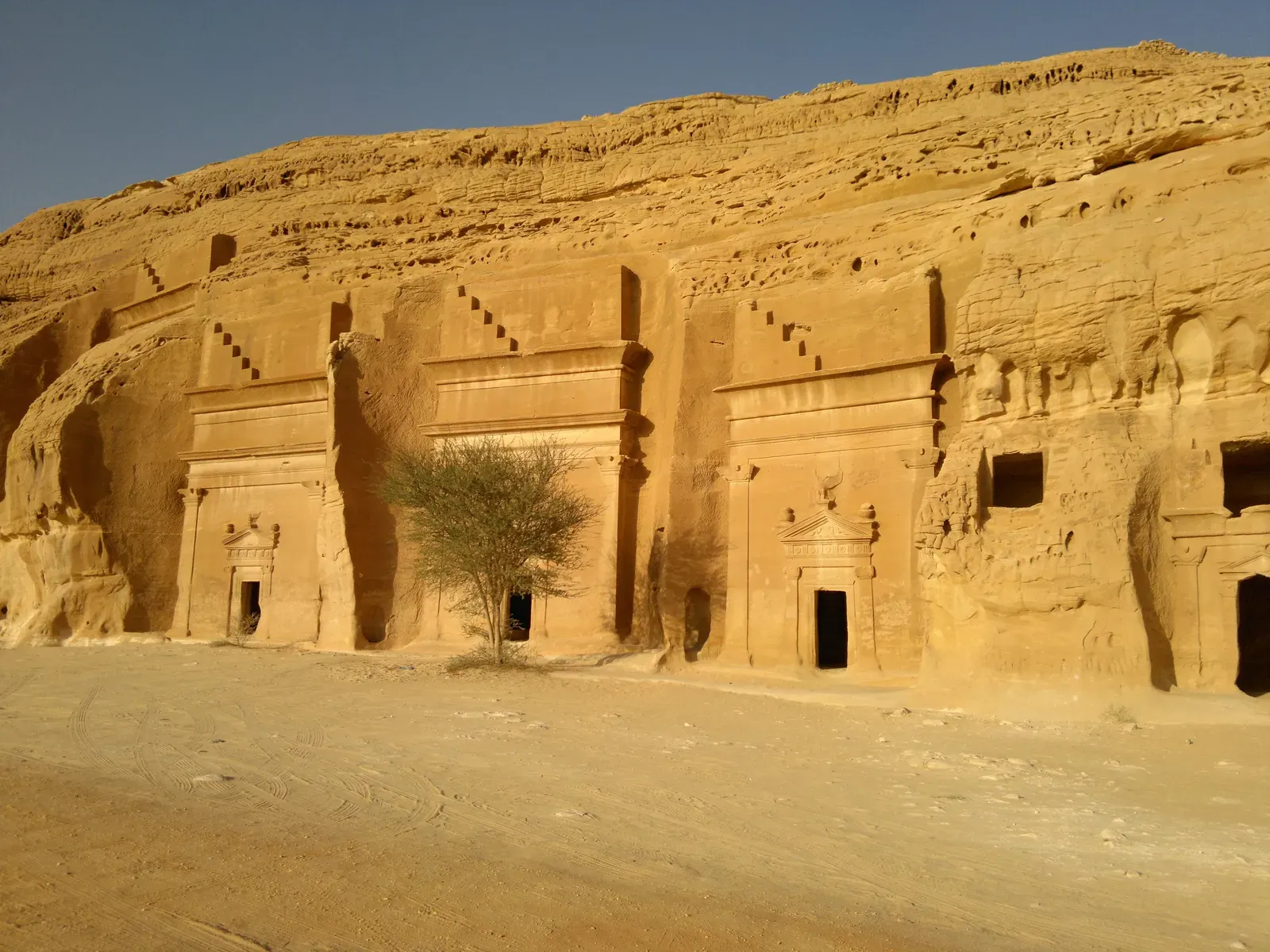 7. The Mysterious Rock‑Cut Tombs of Mada’in Saleh (AlUla, Saudi Arabia) (By رومان, CC BY-SA 4.0)