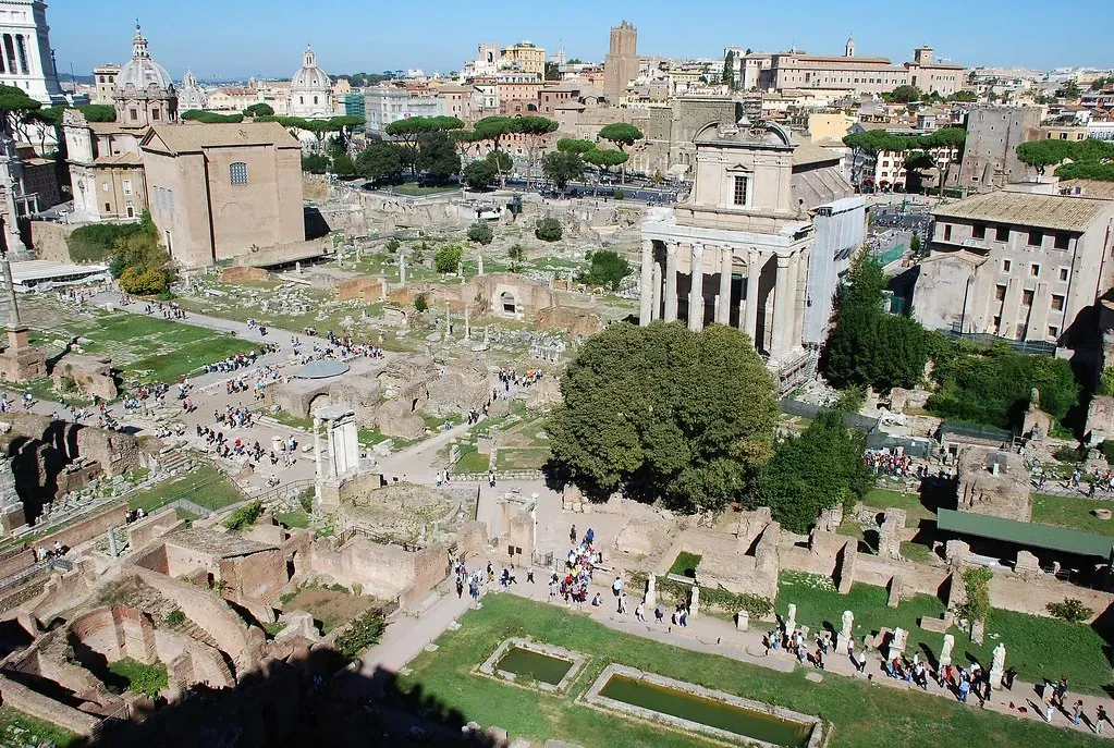 Conclusion: Walking Two Cities at Once (Juanje Orío, Flickr, CC BY-SA 2.0)